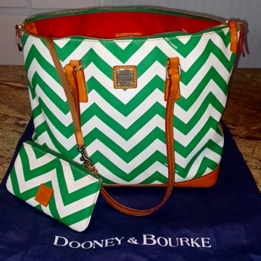 Dooney & Bourke Tote Bag w/Wallet